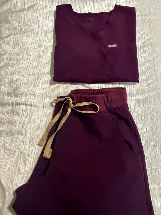 Figs Other - Figs Plum V-Neck Scrub Top with Drawstring Pants